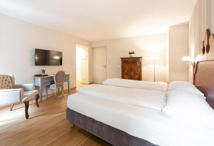 اتاق لوکس با چشم‌انداز باغ, Antico Borgo B&b