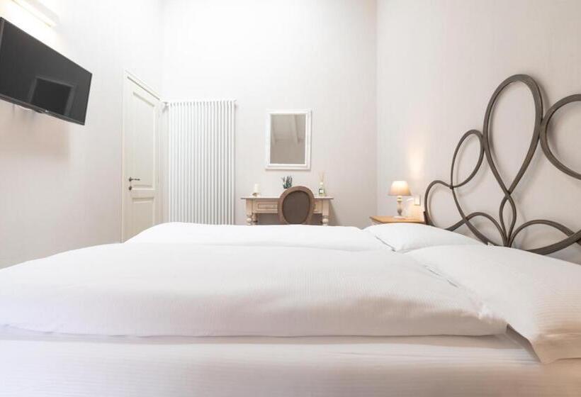 Suite with Terrace, Antico Borgo B&b