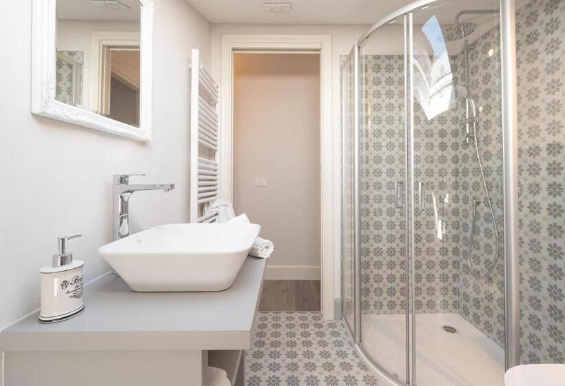 سوییت جونیور با بالکن, Antico Borgo B&b