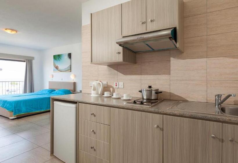 استودیوی استاندارد اینتریور, Penelope Beach Hotel Apts