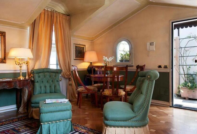 Suite with Terrace, Petit Palais Hotel De Charme