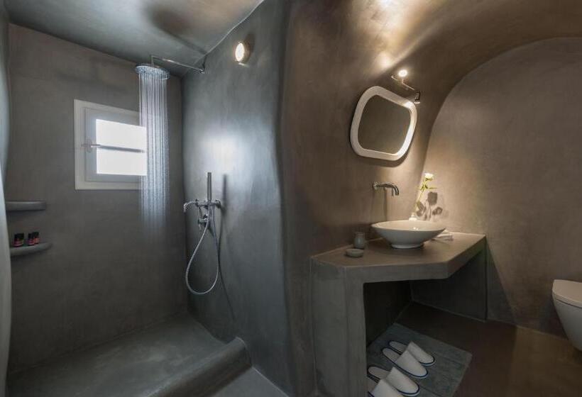 Superior suite with view, Thirea Suites