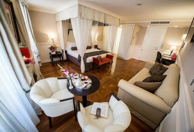 سوییت جونیور, Victoria Hotel Letterario