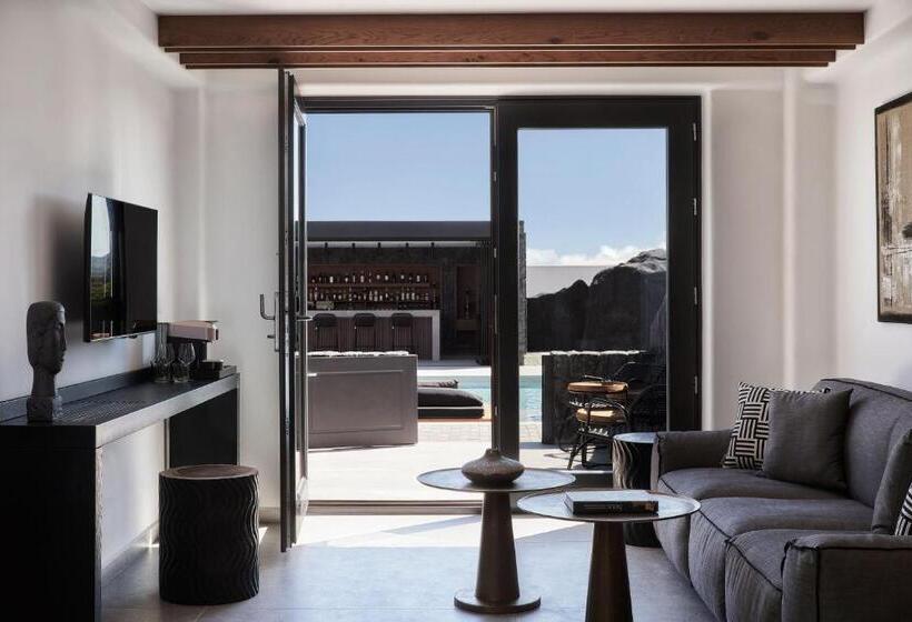 سوییت جونیور با چشم‌انداز استخر, Santanna Luxury Suites