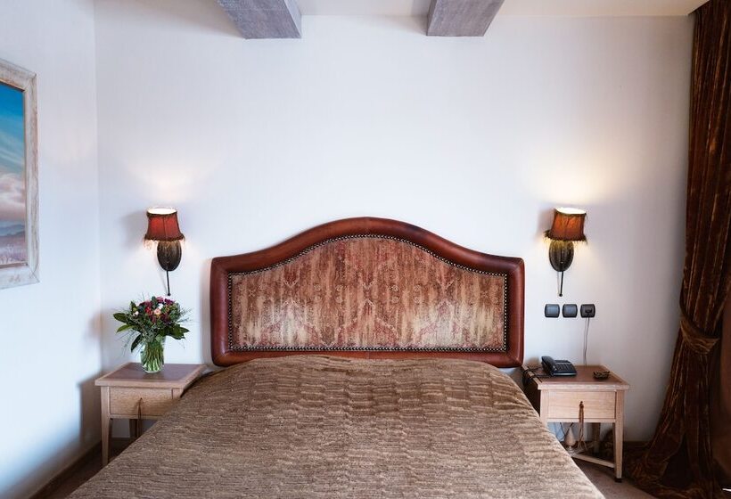Трехместный Президентский, Mainalon Resort