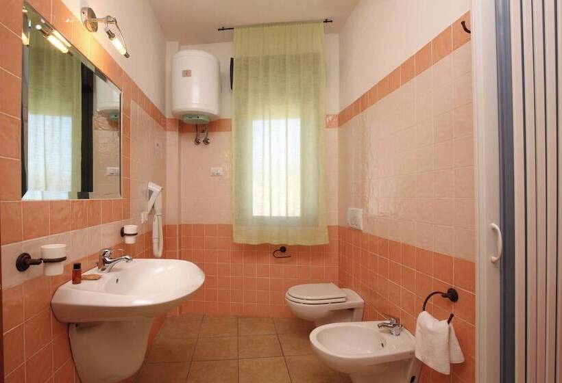 Семейный Номер, Residence Ampurias