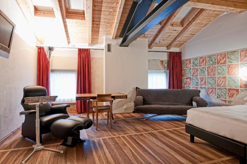 سوییت جونیور, Veronesi La Torre