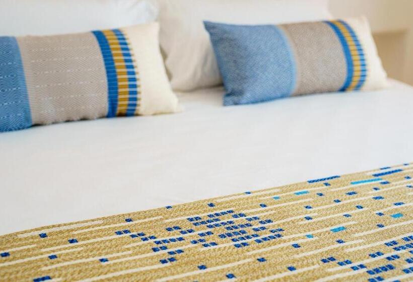 Quarto Estandar com Sacada, Sant Efis