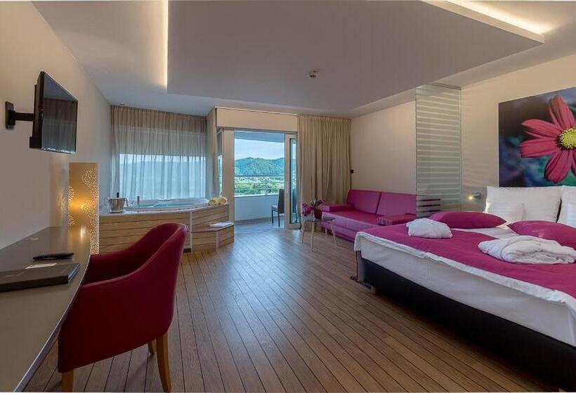 Номер Стандарт с Гидромассажем, Wellness Hotel Villa Magdalena