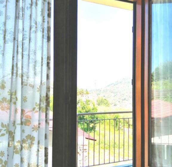 マウンテンビュースタンダードルーム, Il Ceppo Sui Sentieri Per Amalfi