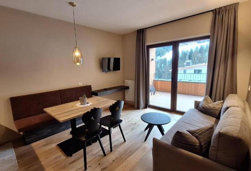 带1个卧室的带阳台的公寓, Alpenspitz Appartements   Garni   B&b