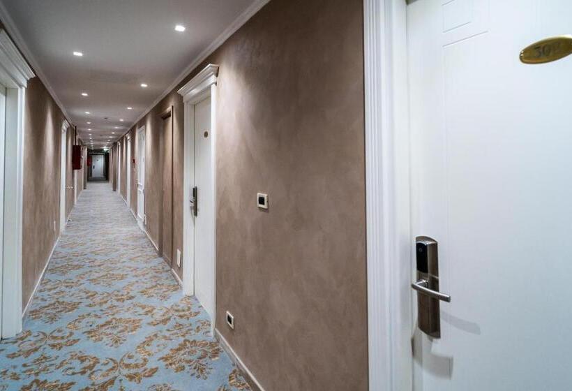 اتاق راحتی, Globo Suite Correnti Hotels