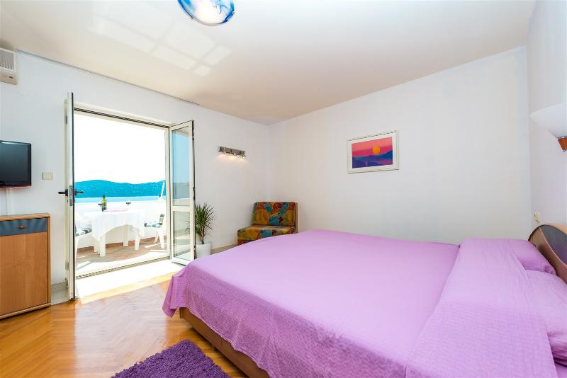Апартаменты 2 Спальни, Beach Villa Ratac