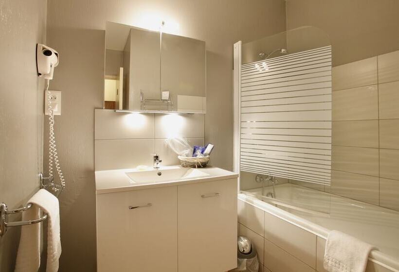 Номер Superior, Logis Hôtel Médiéval, Montélimar Nord