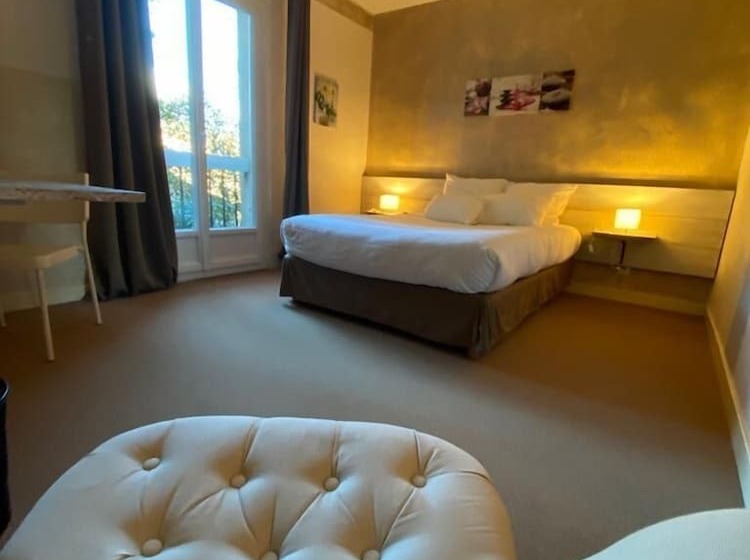 Классический Номер, Logis Hôtel Médiéval, Montélimar Nord
