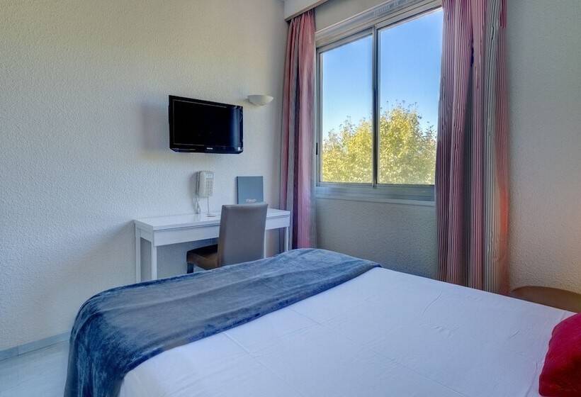 Номер Стандарт, Hôtel Miléade Méditerranée   Port Fréjus