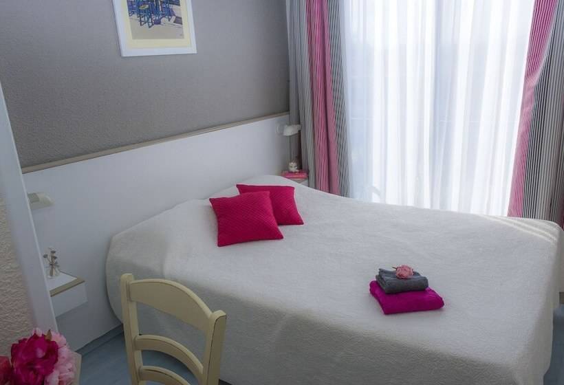 Четырехместный Номер Стандарт, Hôtel Miléade Méditerranée   Port Fréjus