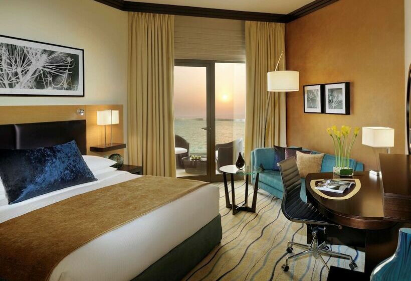 Номер Executive, Mövenpick Hotel Jumeirah Beach