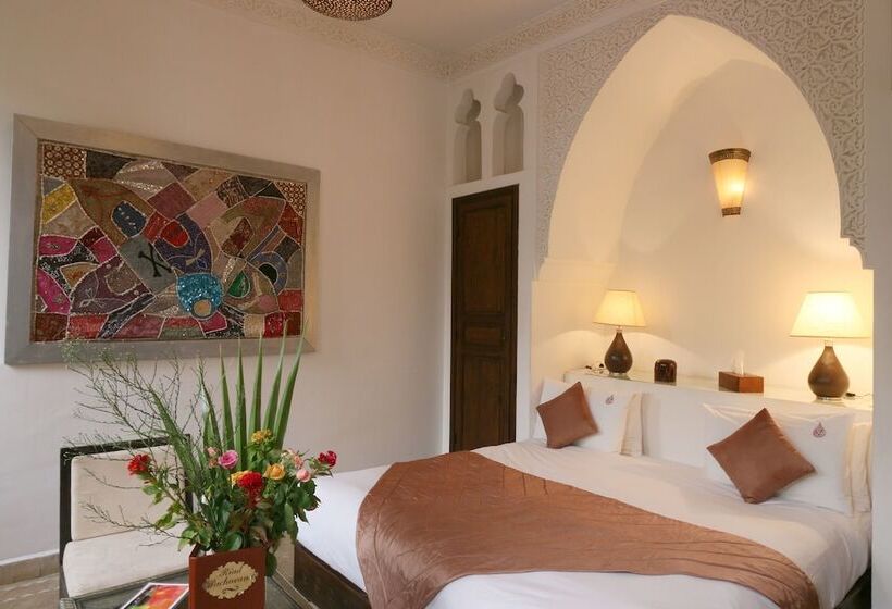 سوییت جونیور, Riad Pachavana
