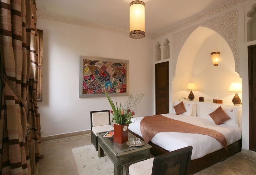 سوییت جونیور, Riad Pachavana
