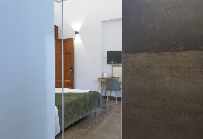 Номер Стандарт Двуспальная Кровать Вид на Город, Bohemien Boutique Guesthouse