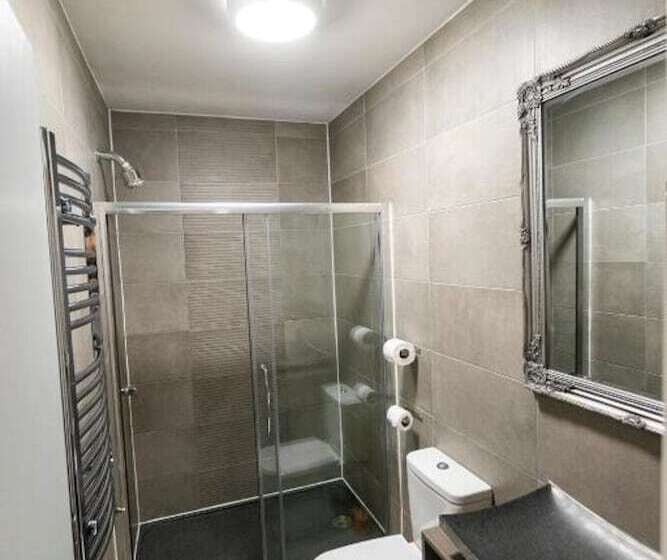 Family Room, Comfotel Prpl