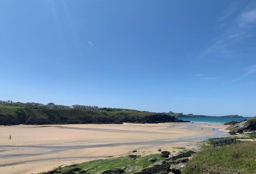 Люкс Вид на Сад, Porth Beach