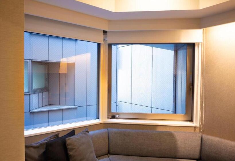 Номер Deluxe, Ryumeikan Tokyo