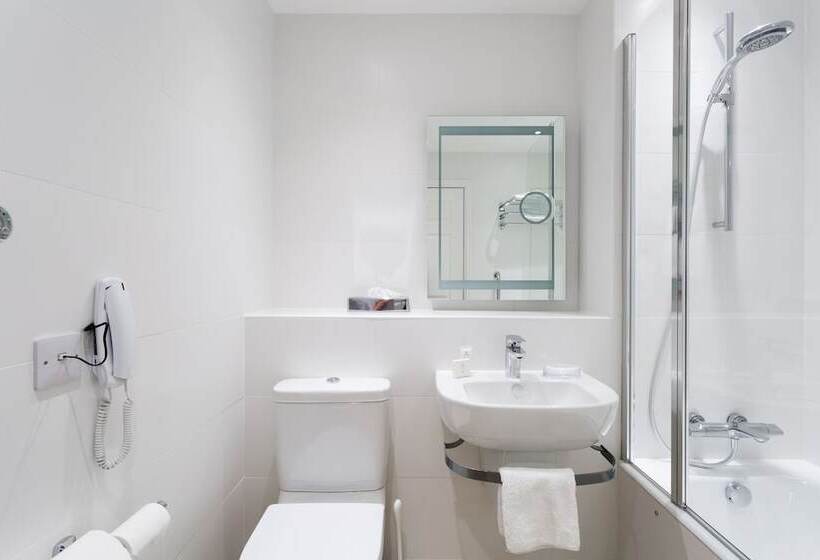 Дом 1 Спальня, Woodford Bridge Country Club