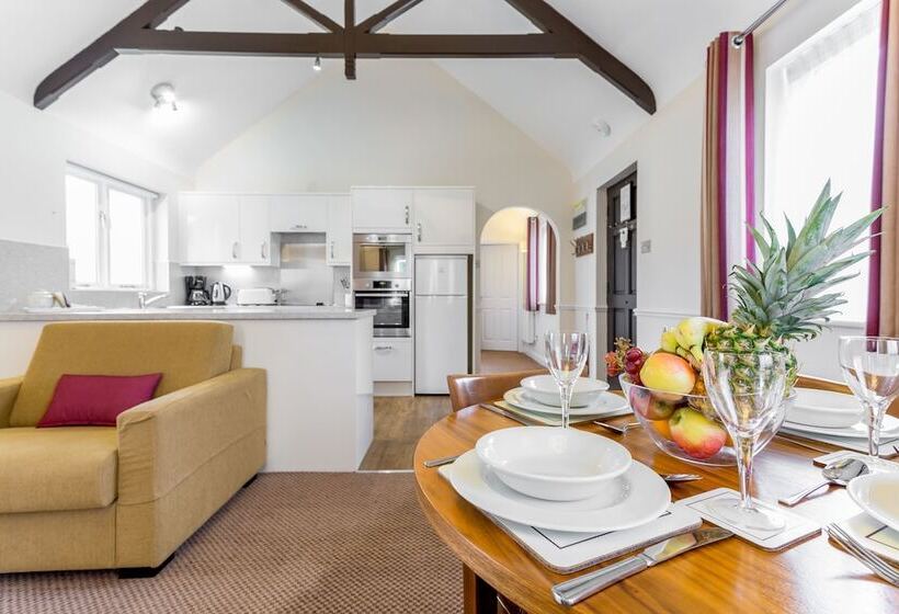 Дом 1 Спальня, Woodford Bridge Country Club