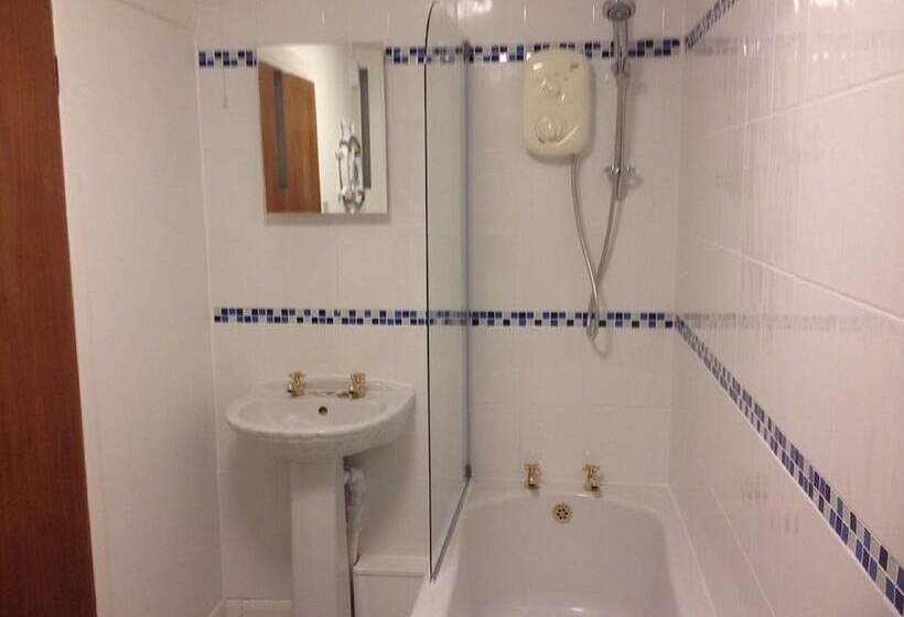 غرفة عائلية, Pine Lodge Guest House