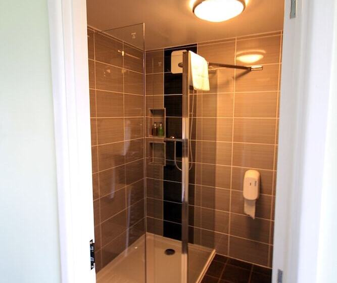 Семейный Номер, Pine Lodge Guest House