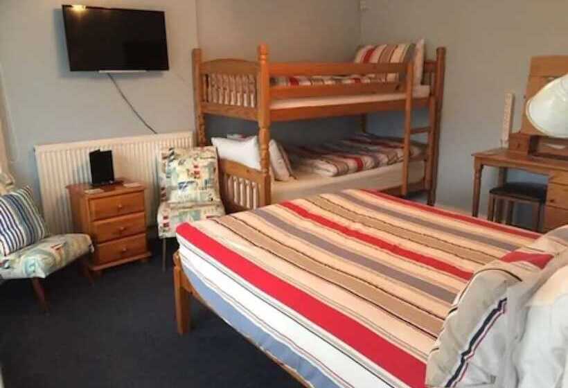 غرفة عائلية, Pine Lodge Guest House