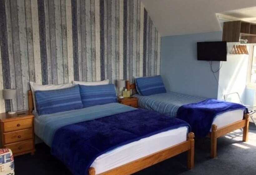 غرفة عائلية, Pine Lodge Guest House