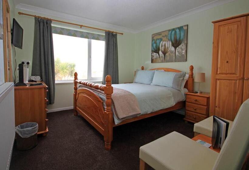Семейный Номер, Pine Lodge Guest House