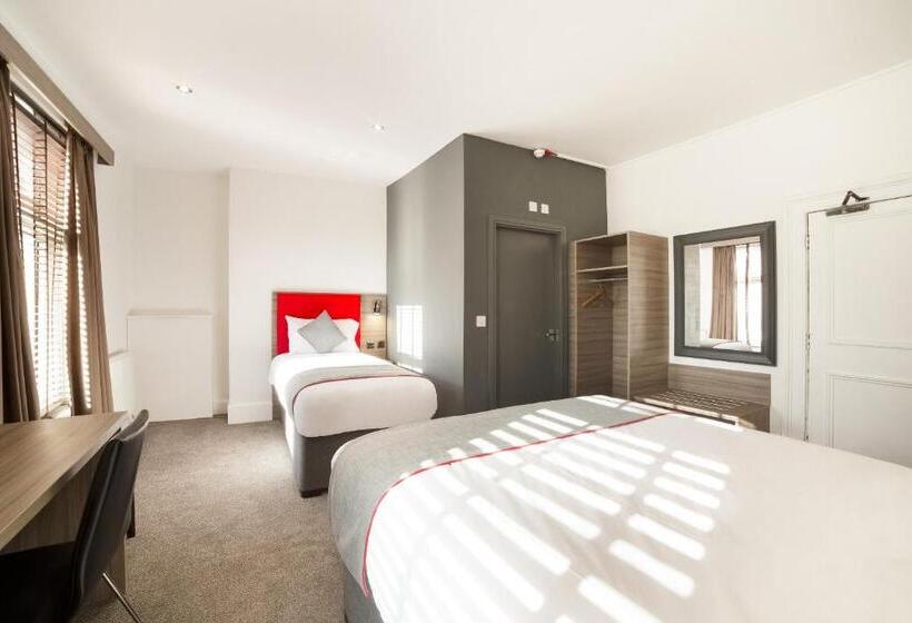 Трехместный Номер Deluxe, The Connaught Hotel Wolverhampton