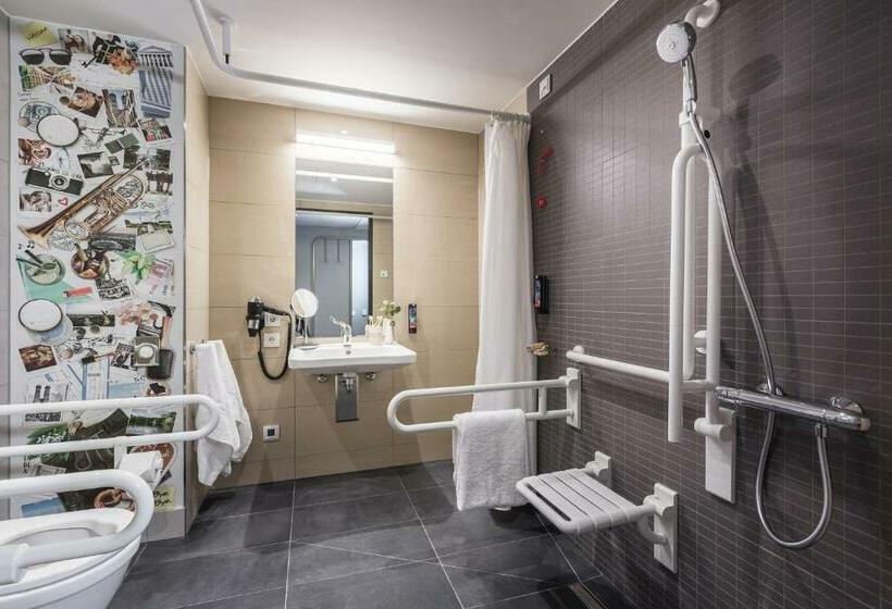 Номер Superior, Holiday Inn   The Niu, Brass Munich Olympiapark, An Ihg