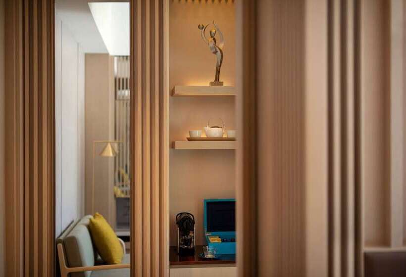 Classic Room with Views, The Silveri Hong Kong  Mgallery