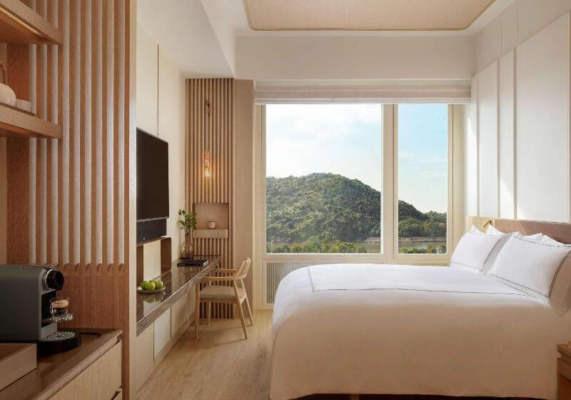 اتاق سوپریور با تخت دو نفره بزرگ, The Silveri Hong Kong  Mgallery