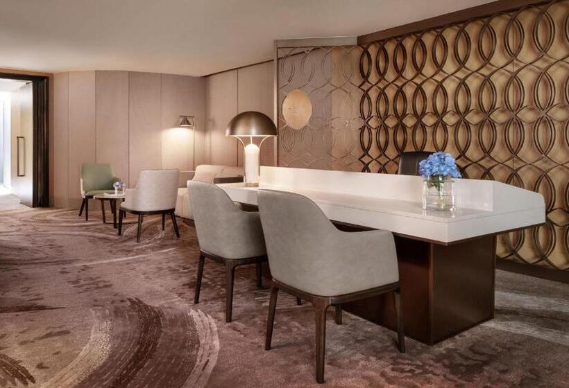 اتاق لوکس با تخت بزرگ, The Silveri Hong Kong  Mgallery