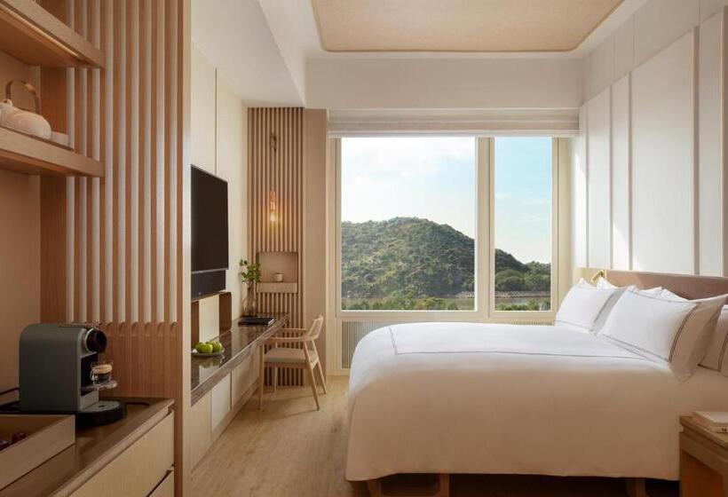 Classic Room Queen Bed, The Silveri Hong Kong  Mgallery