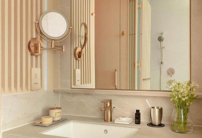 اتاق لوکس خانوادگی, The Silveri Hong Kong  Mgallery