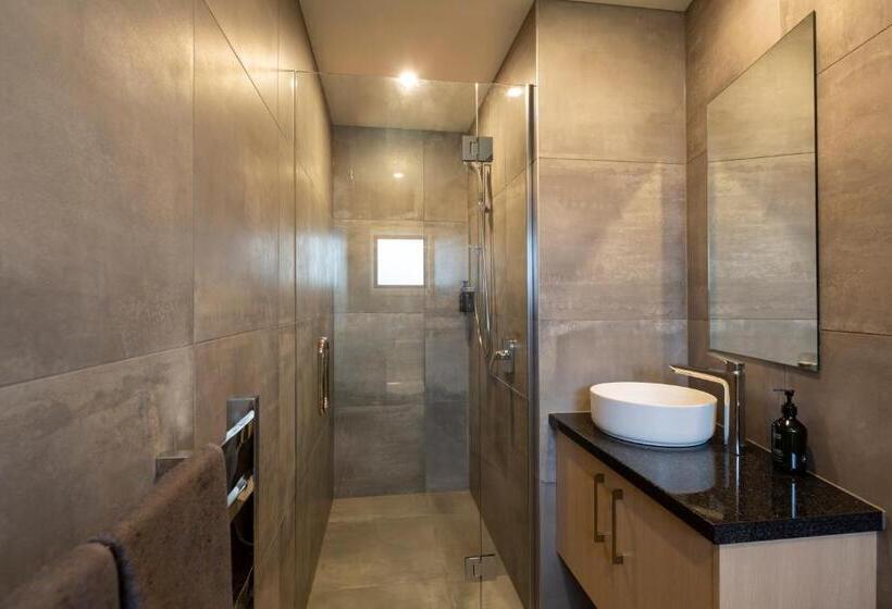 استودیوی لوکس, Harvest Park Studios Workers Accommodation
