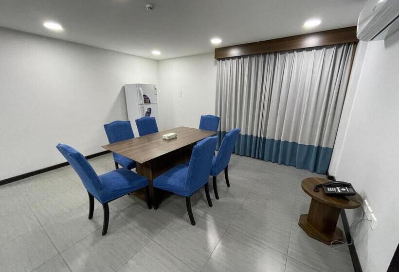 Апартаменты 3 Спальни, اطلالة الشرفة 1 للشقق المخدومة Terrace View 1