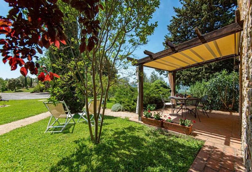 شقة غرفة واحدة مزودة بتراس, Agriturismo Casavaiano