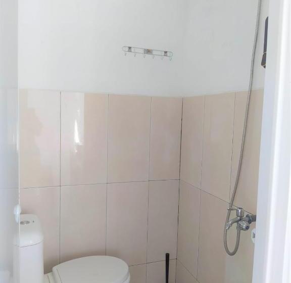 Номер Economy, Guesthouse Berlian Batang Syariah Near Kampung Kalisalak Park