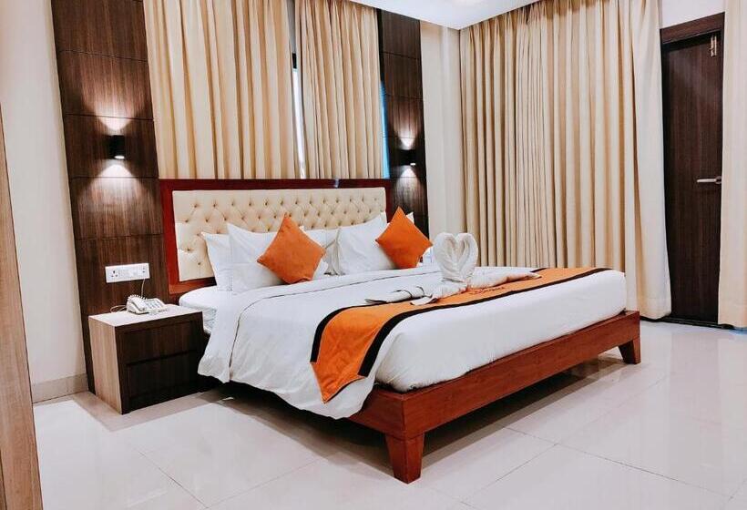 Люкс, Sambhabana Hotel & Suites