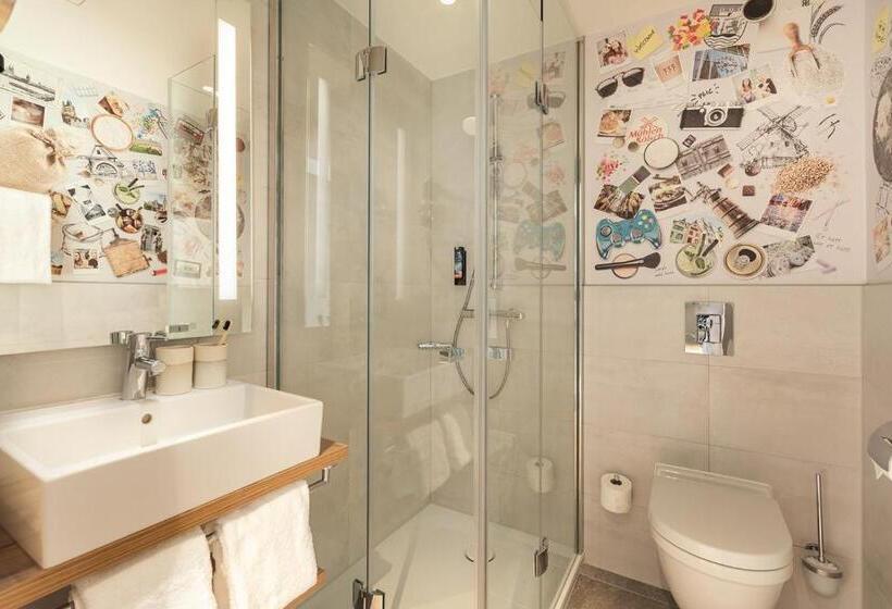 Трехместный Номер Deluxe, Holiday Inn   The Niu, Mill Cologne Mülheim, An Ihg