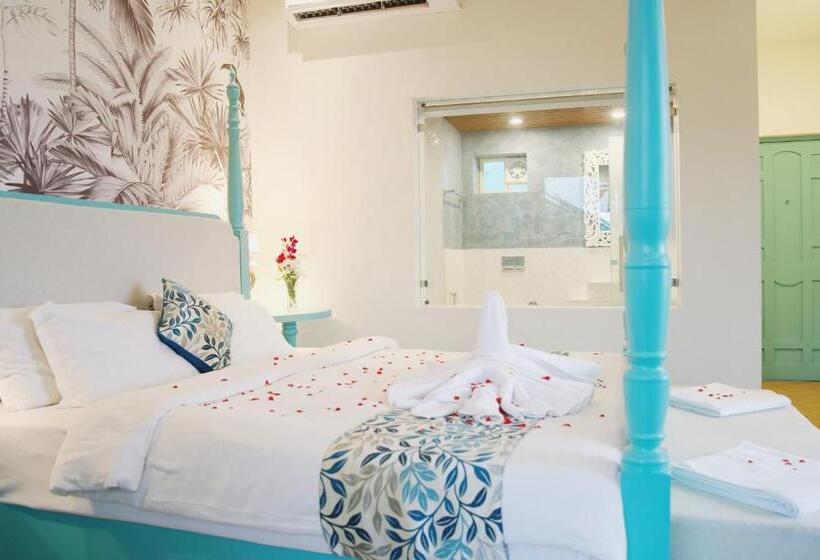 带大床的标准间, Larios Beach Holidays