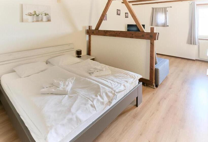 إستوديو قياسى, Auberge Du Peu Péquignot